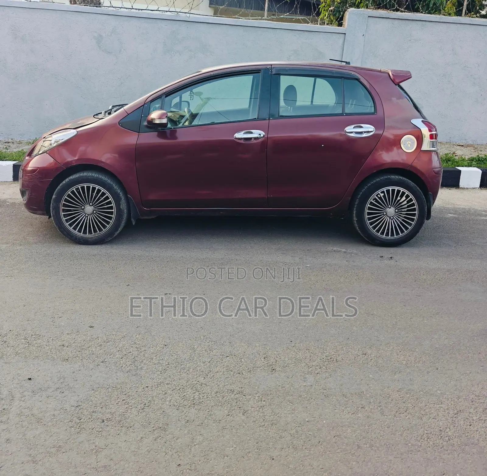 Toyota Yaris 2010 Burgundy