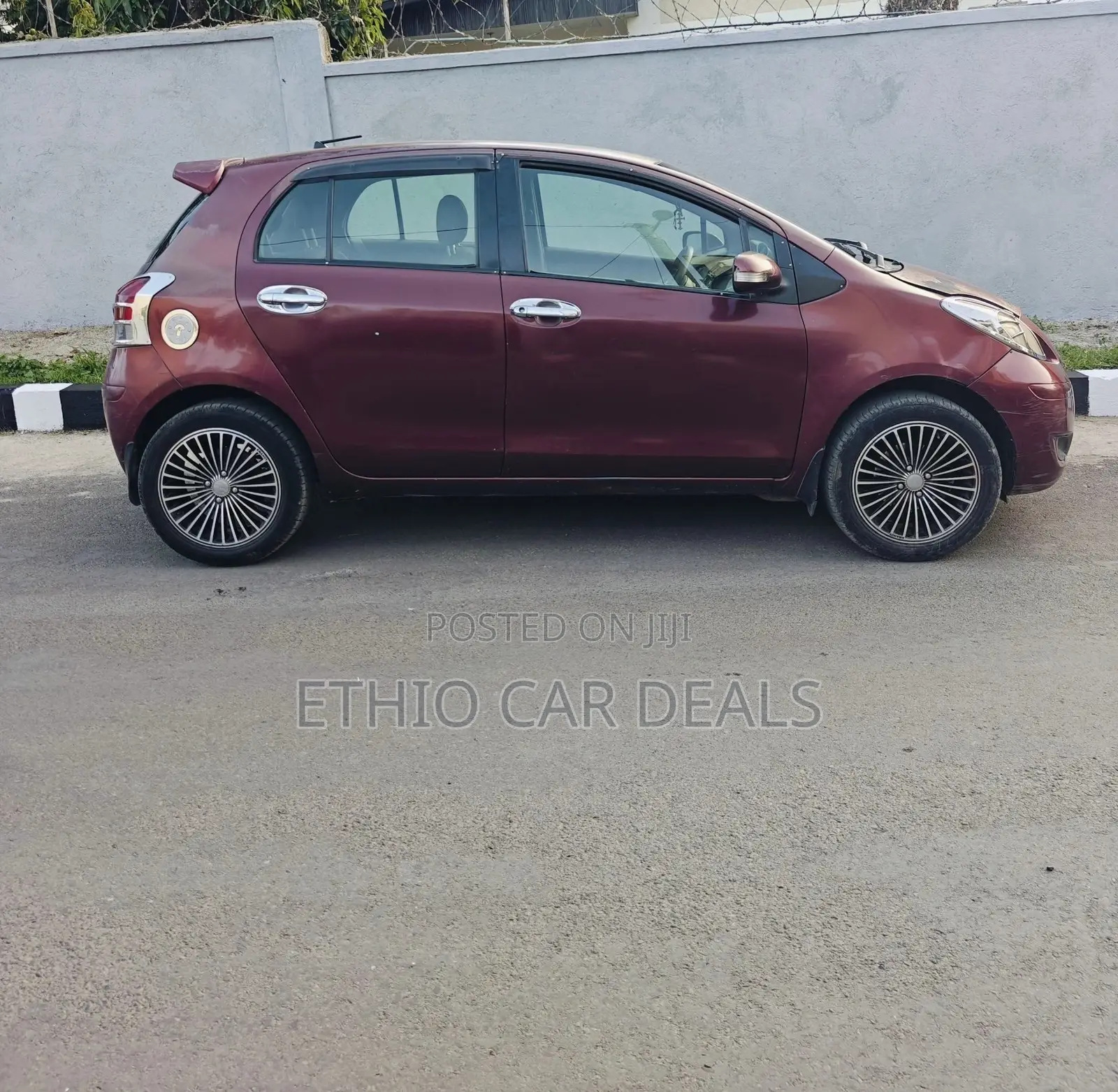 Toyota Yaris 2010 Burgundy