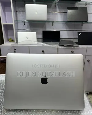 New Laptop Apple MacBook 2018 16GB Intel Core i7 SSD 256GB