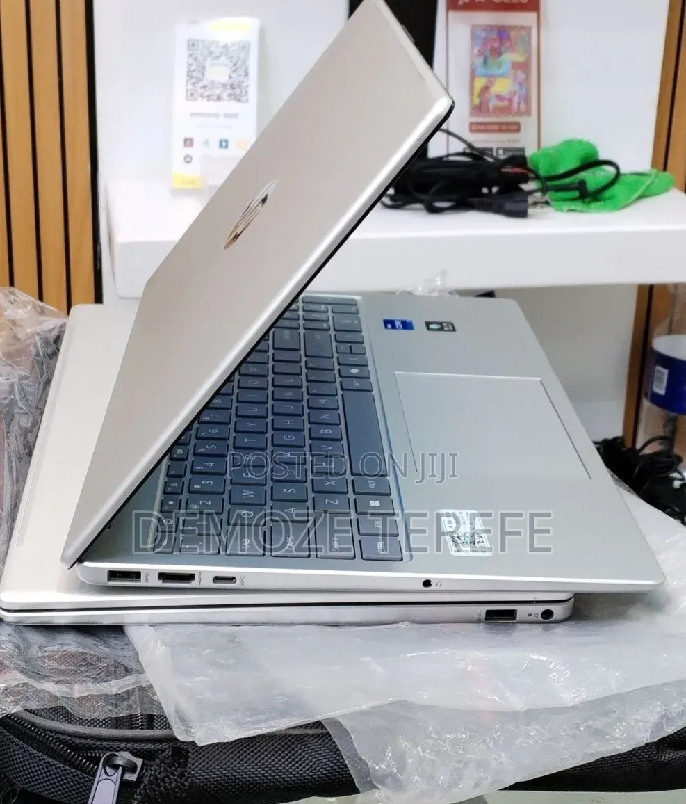 New Laptop HP Stream Notebook 16GB Intel Core i7 SSD 1T