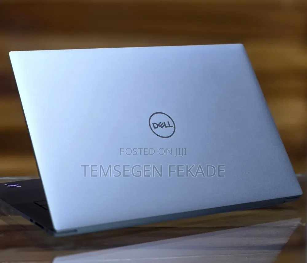 New Laptop Dell Precision 17 7720 16GB Intel Core i9 SSD 512GB