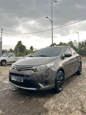 Toyota Yaris 2014 Gray