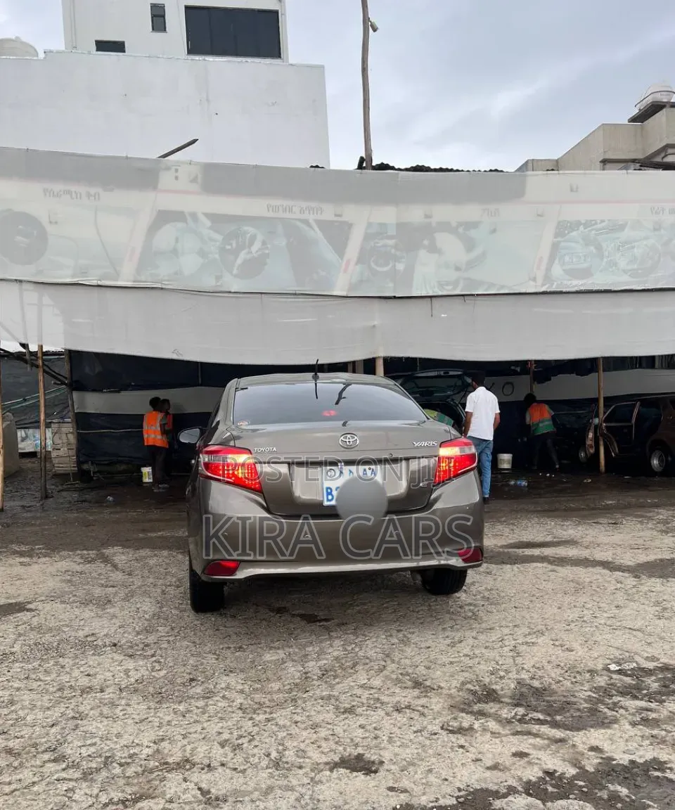 Toyota Yaris 2014 Gray