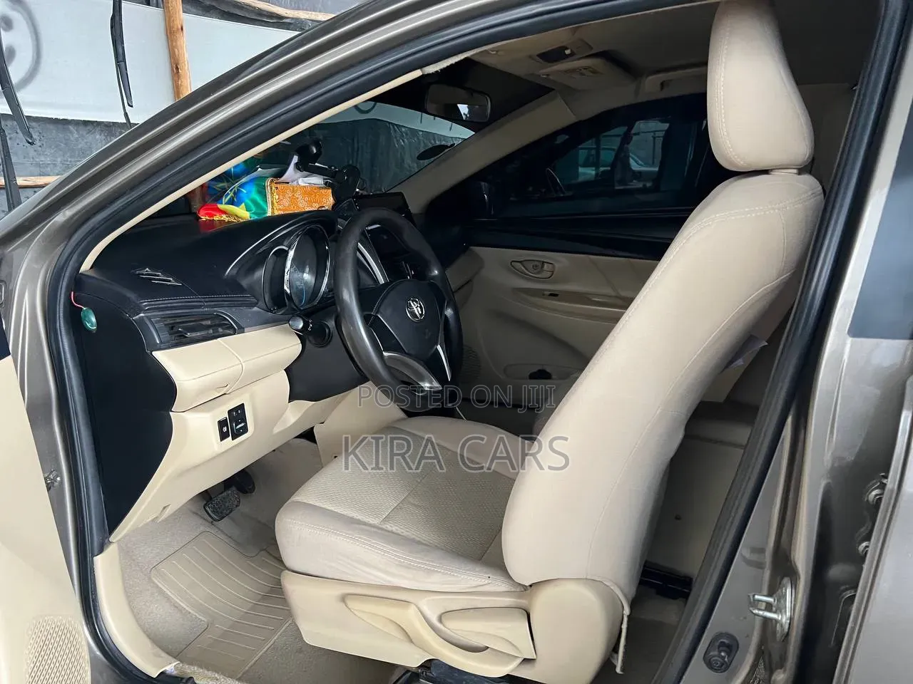 Toyota Yaris 2014 Gray