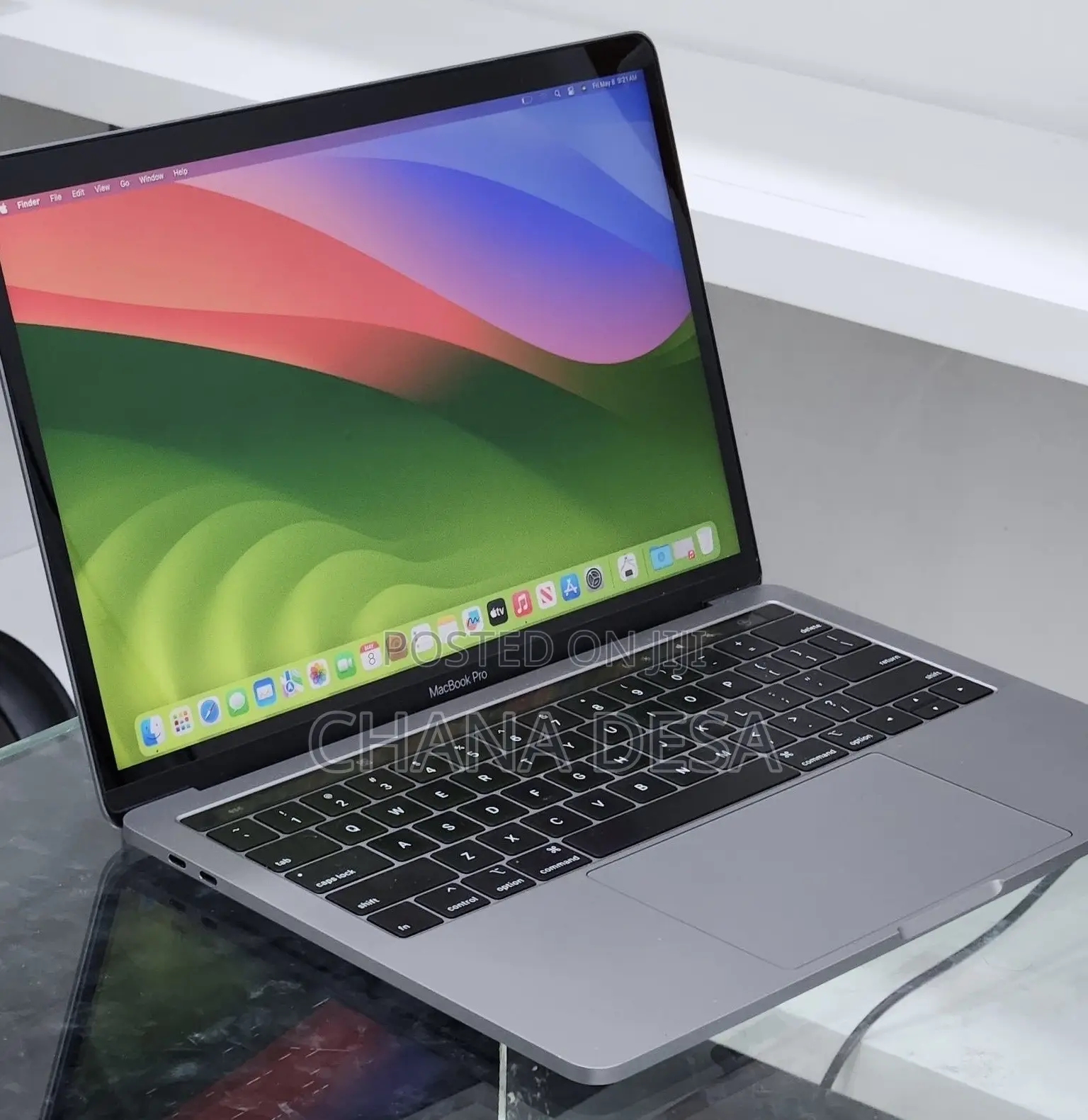 New Laptop Apple MacBook Pro 2019 16GB Intel Core i7 SSD 256GB