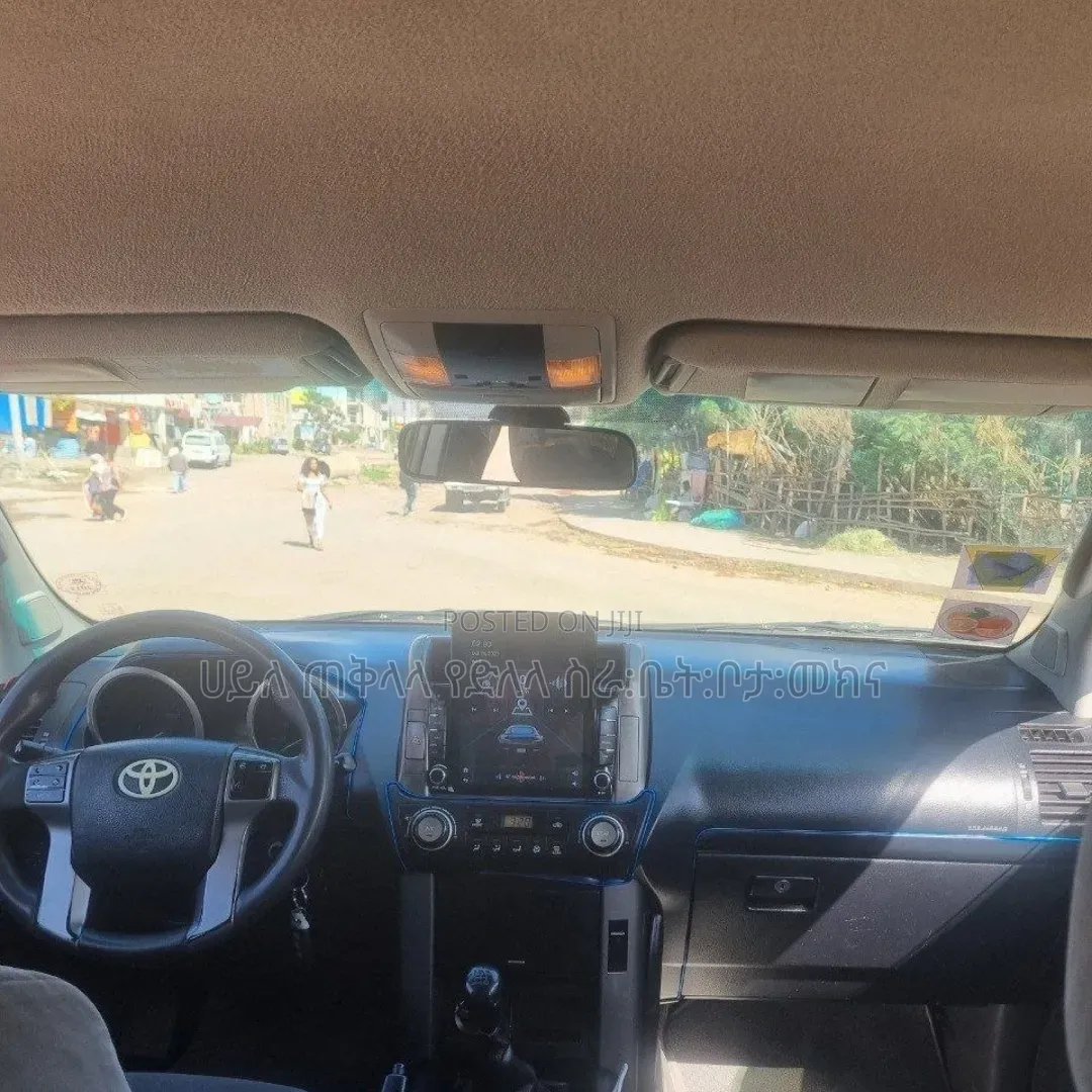 Toyota Land Cruiser 2009 Gold