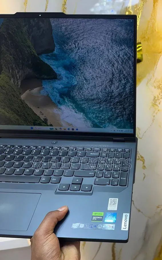 New Laptop Lenovo Legion Y740 16GB Intel Core i7 SSD 1T