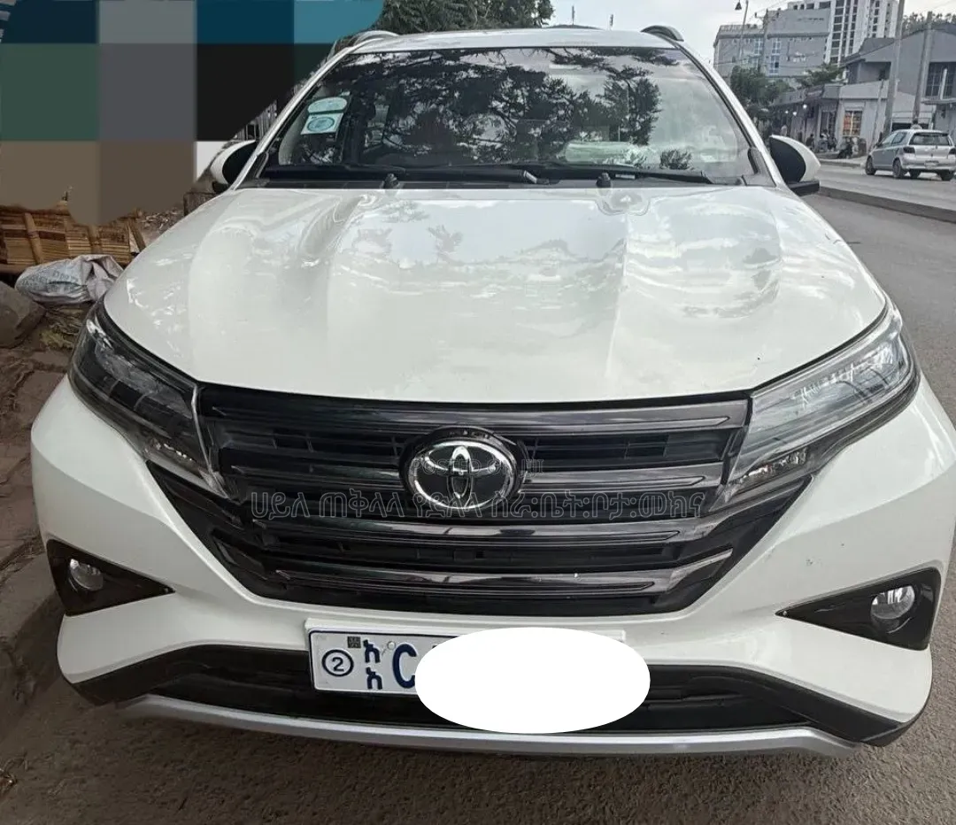 Toyota Rush 2023 Off white