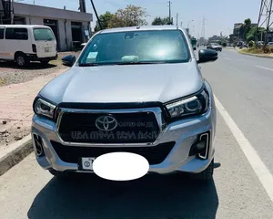 Toyota Hilux 2020 Off white
