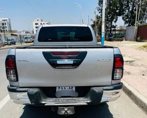 Toyota Hilux 2020 Off white