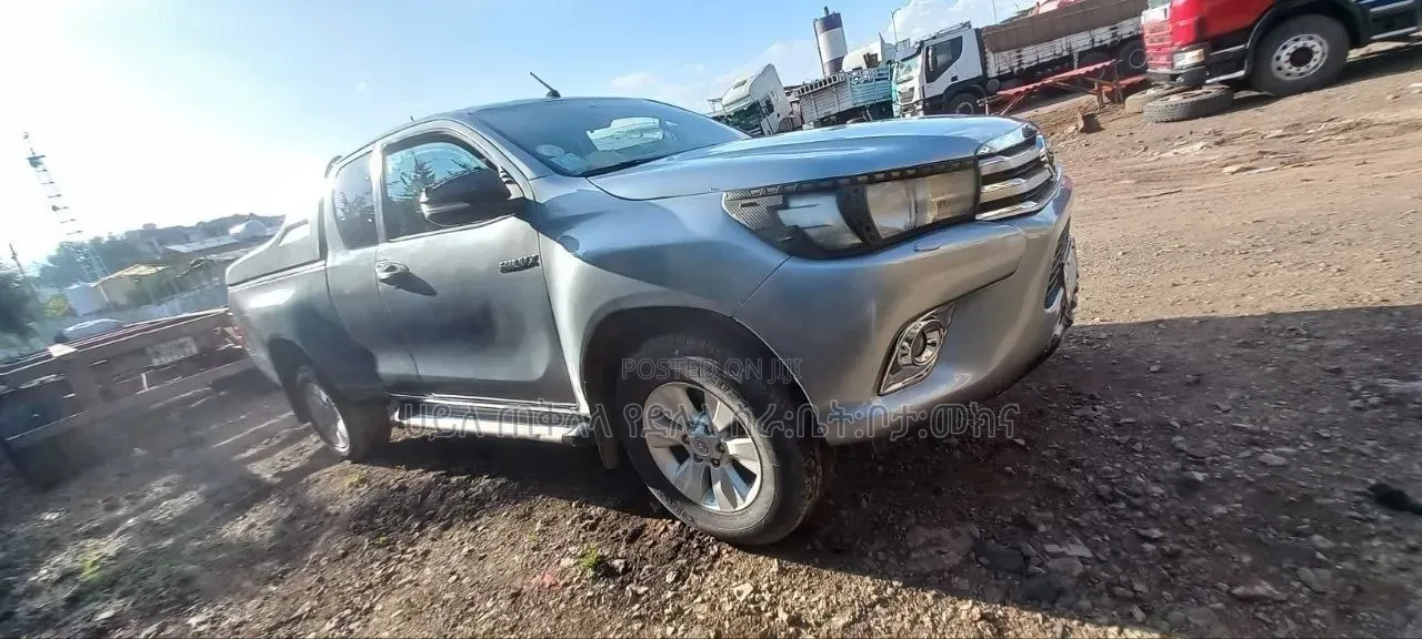 Toyota Hilux 2016 Silver