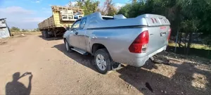 Toyota Hilux 2016 Silver