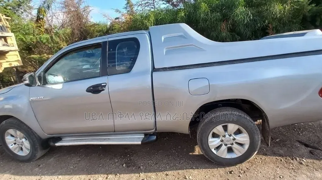 Toyota Hilux 2016 Silver