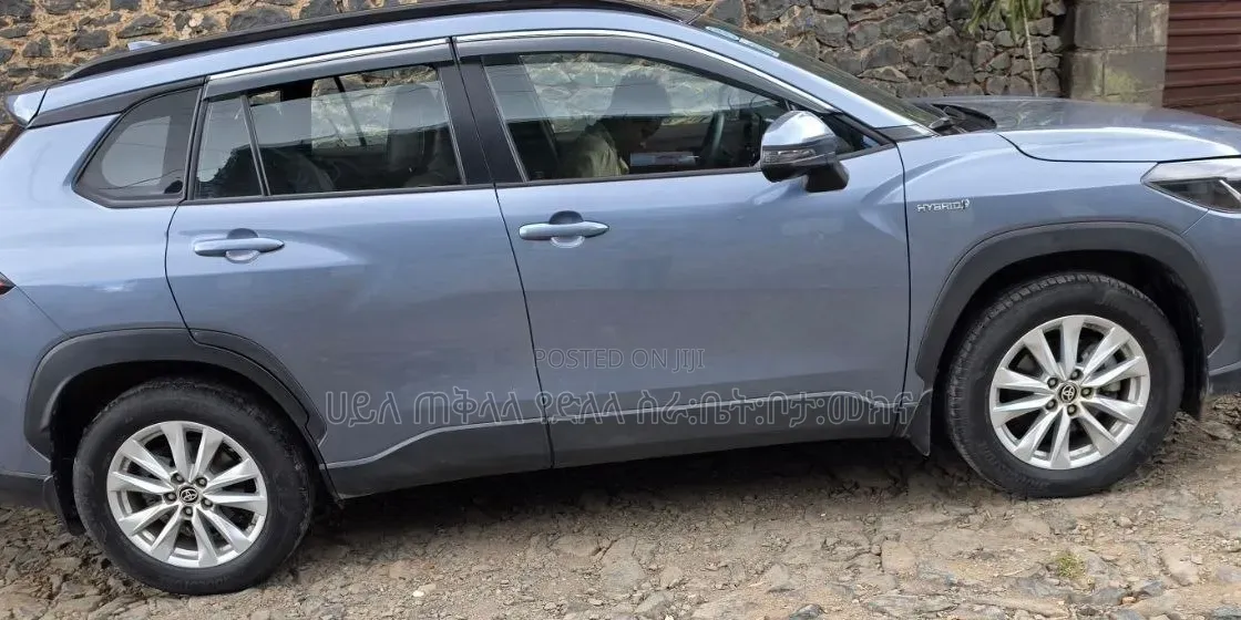 Toyota Corolla Cross Hybrid 2024 Blue