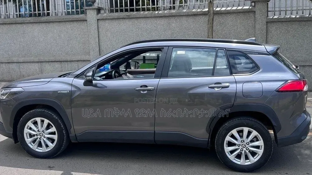 Toyota Corolla Cross Hybrid 2024 Blue