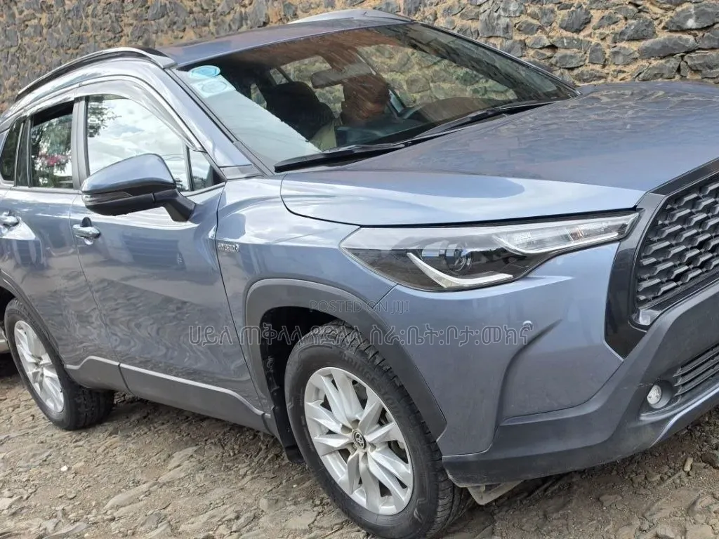 Toyota Corolla Cross Hybrid 2024 Blue