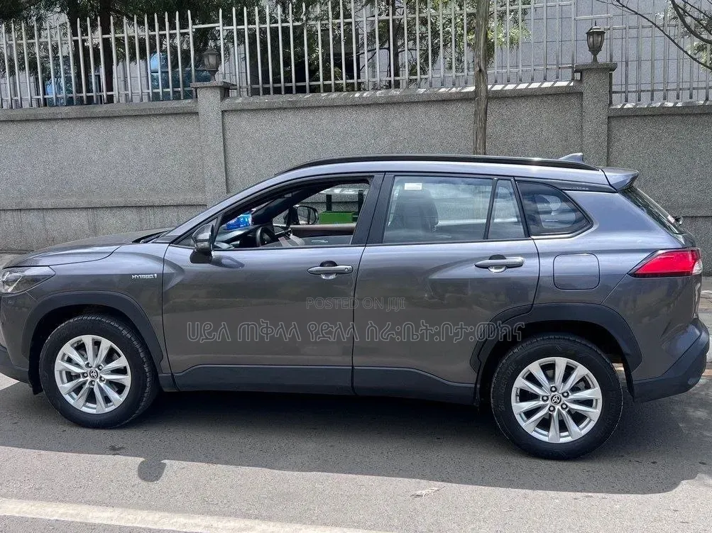 Toyota Corolla Cross Hybrid 2024 Blue
