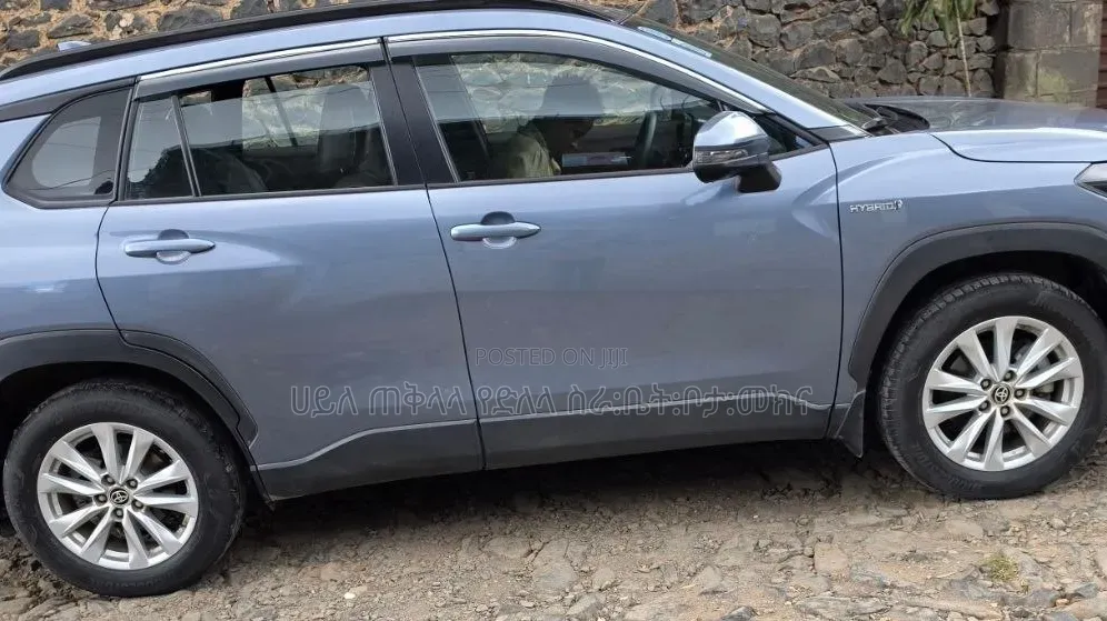 Toyota Corolla Cross Hybrid 2024 Blue