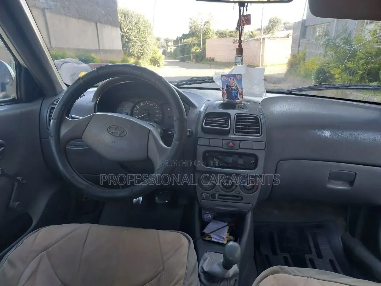 Hyundai Accent Automatic 2000 White