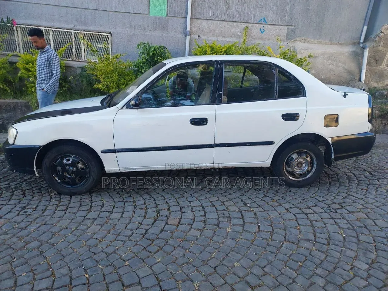 Hyundai Accent Automatic 2000 White