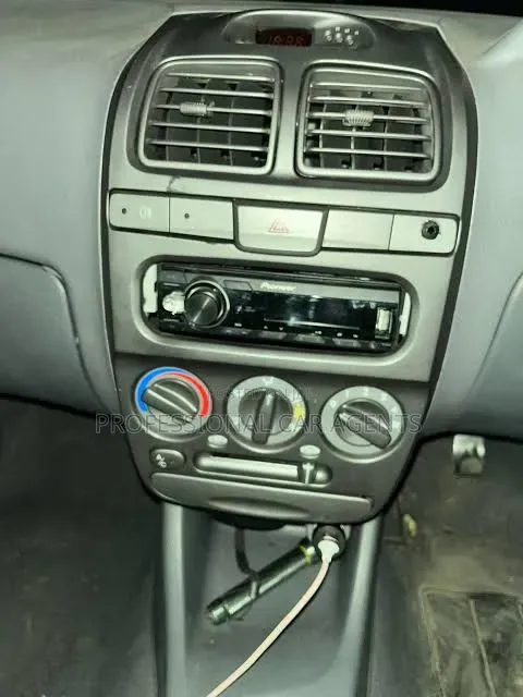 Hyundai Accent Automatic 2000 White