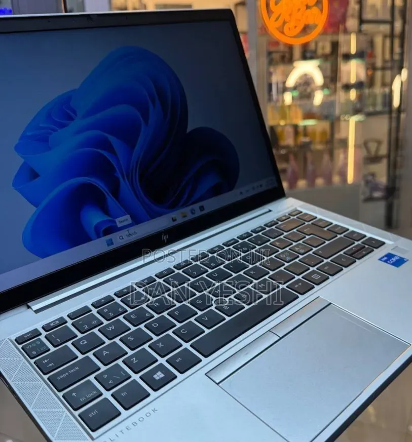 New Laptop HP EliteBook 840 G8 16GB Intel Core i5 SSD 256GB