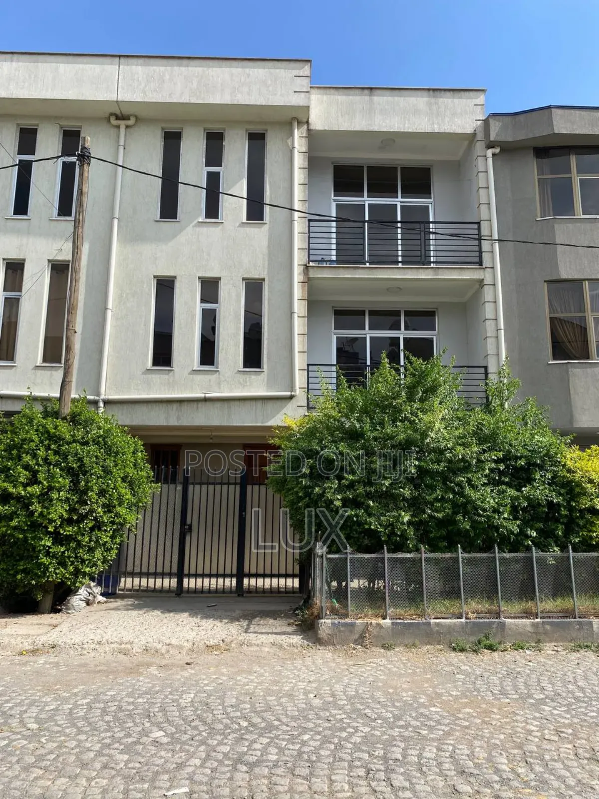 Furnished 6bdrm House in Akaky Kaliti for sale