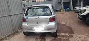 Toyota Vitz 2001