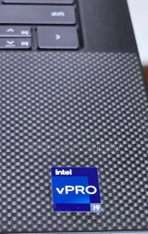New Laptop Dell Precision 17 7720 16GB Intel Core i9 SSD 512GB