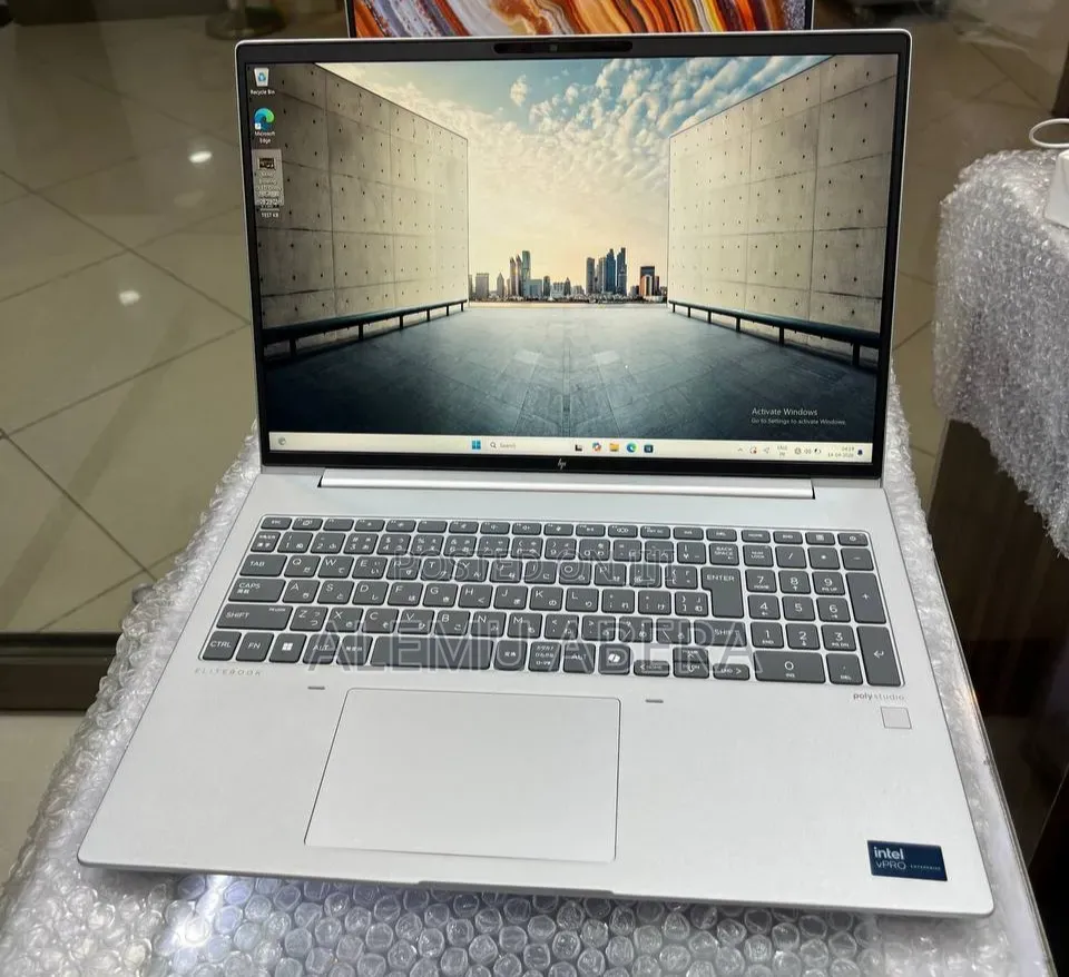 New Laptop HP EliteBook 640 G11 16GB Intel Core Ultra 7 SSD 512GB