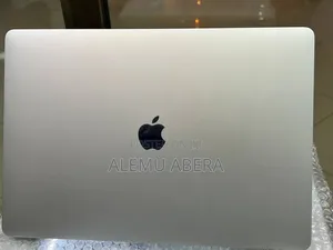 New Laptop Apple MacBook Pro 2018 16GB Intel Core i7 SSD 256GB