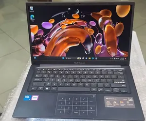 New Laptop Asus 16GB Intel Core 5 SSD 512GB