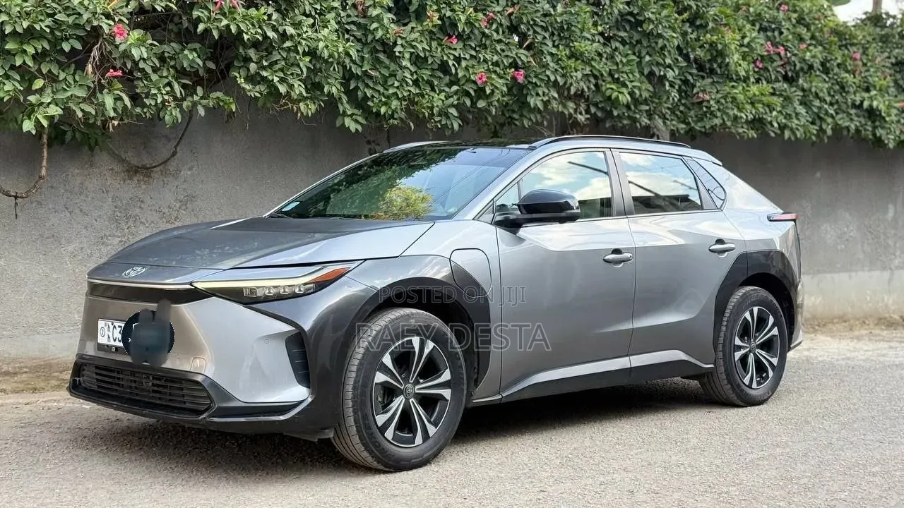 Toyota bZ4X 2022 Silver