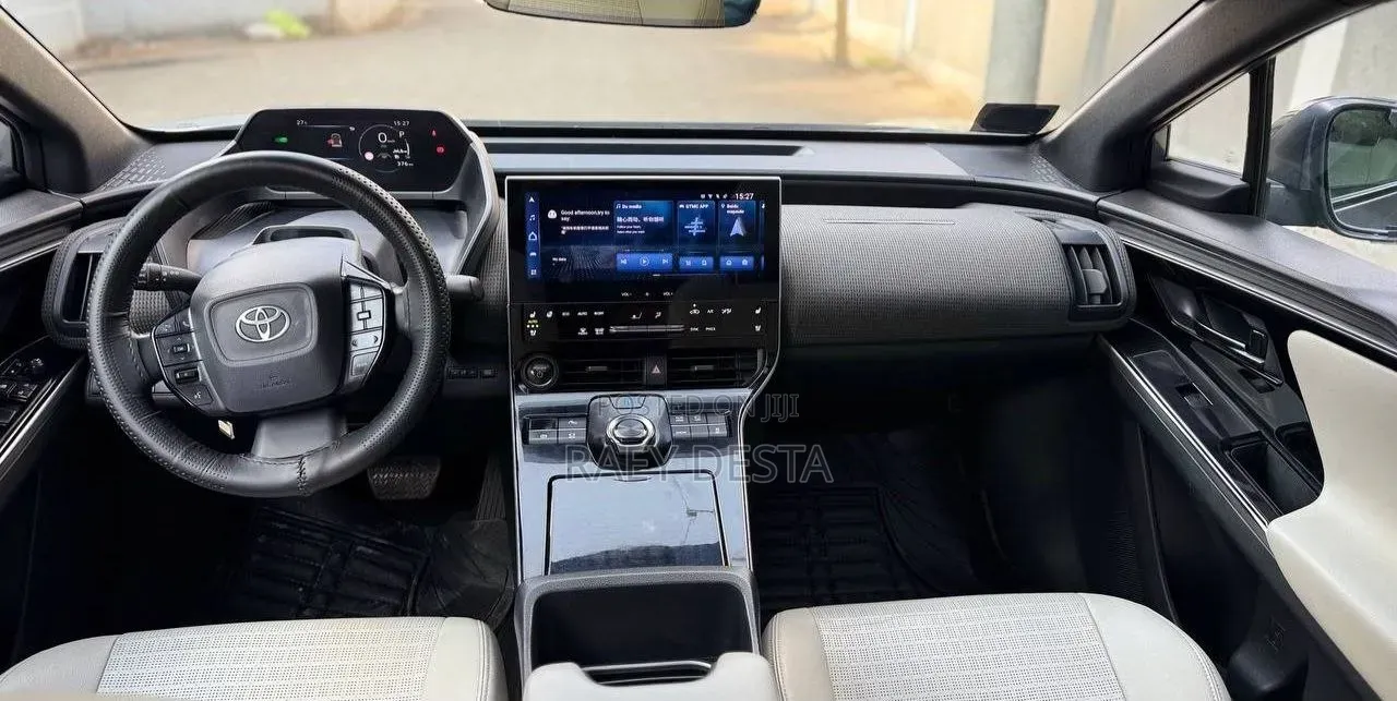 Toyota bZ4X 2022 Silver