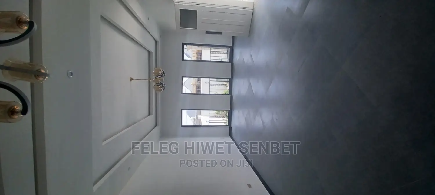 5bdrm House in አአ, Bole for Sale