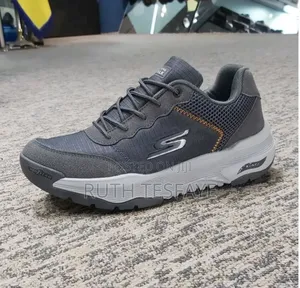 Skechers Arc Fit