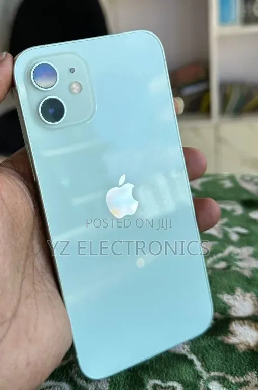 New Apple iPhone 12 128 GB Silver