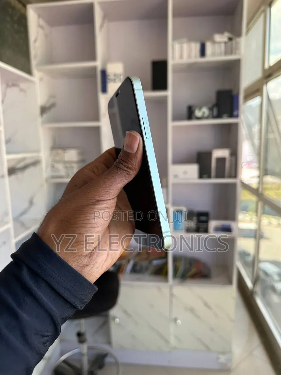 New Apple iPhone 12 128 GB Silver