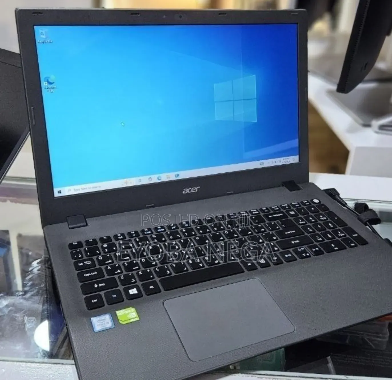 Laptop Advent 5401 8GB Intel Core i5 HDD 1T