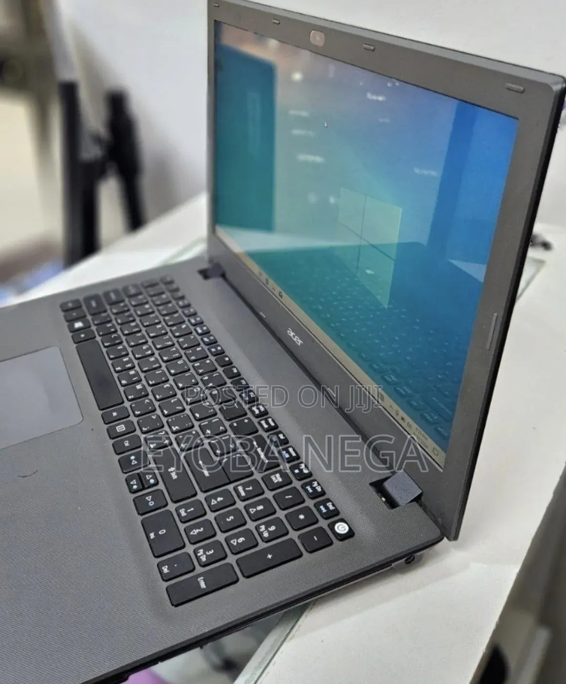 Laptop Advent 5401 8GB Intel Core i5 HDD 1T