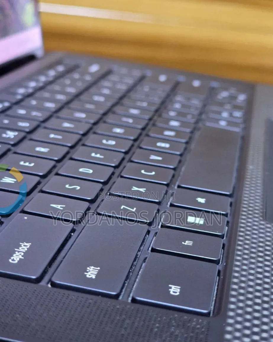 New Laptop Dell Precision 17 7720 16GB Intel Core i9 SSD 512GB