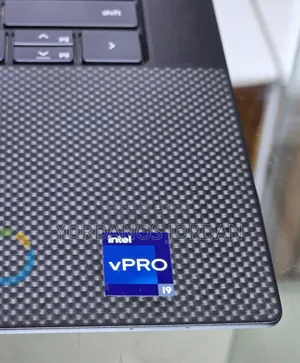 New Laptop Dell Precision 17 7720 16GB Intel Core i9 SSD 512GB