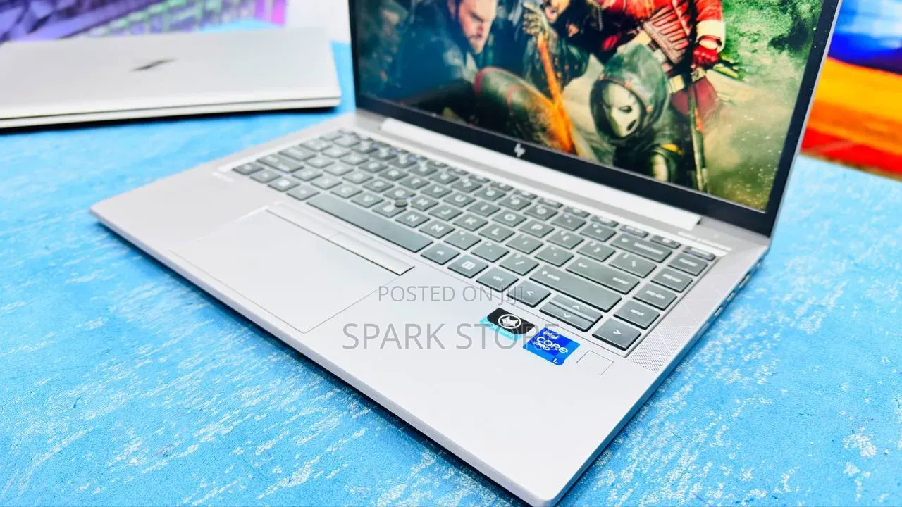 New Laptop HP ZBook Firefly G8 16GB Intel Core i5 SSD 512GB