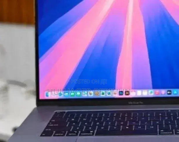 New Laptop Apple MacBook Pro 2018 32GB Intel Core i9 SSD 2T