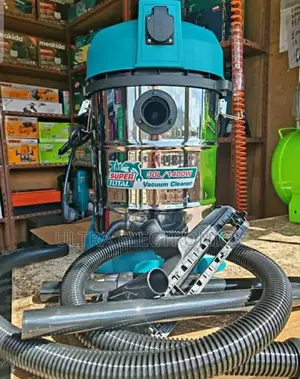 Vacuum Total 30l/1400w Wet And Dry Drum And A Teal Blue Motor Head.