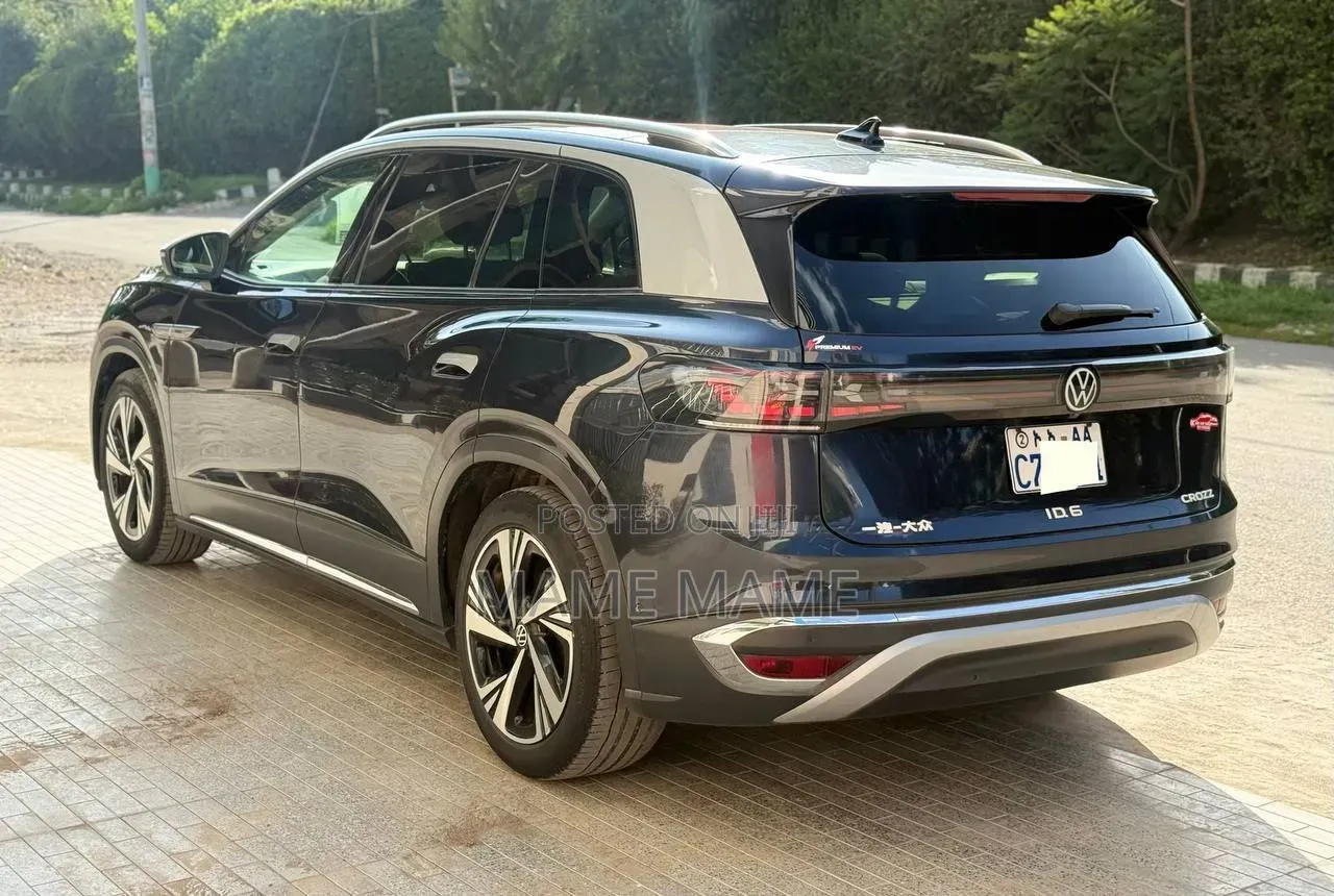 Volkswagen ID.6 2022 Blue