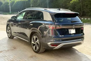 Volkswagen ID.6 2022 Blue
