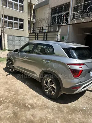 Hyundai Creta 2024 Silver