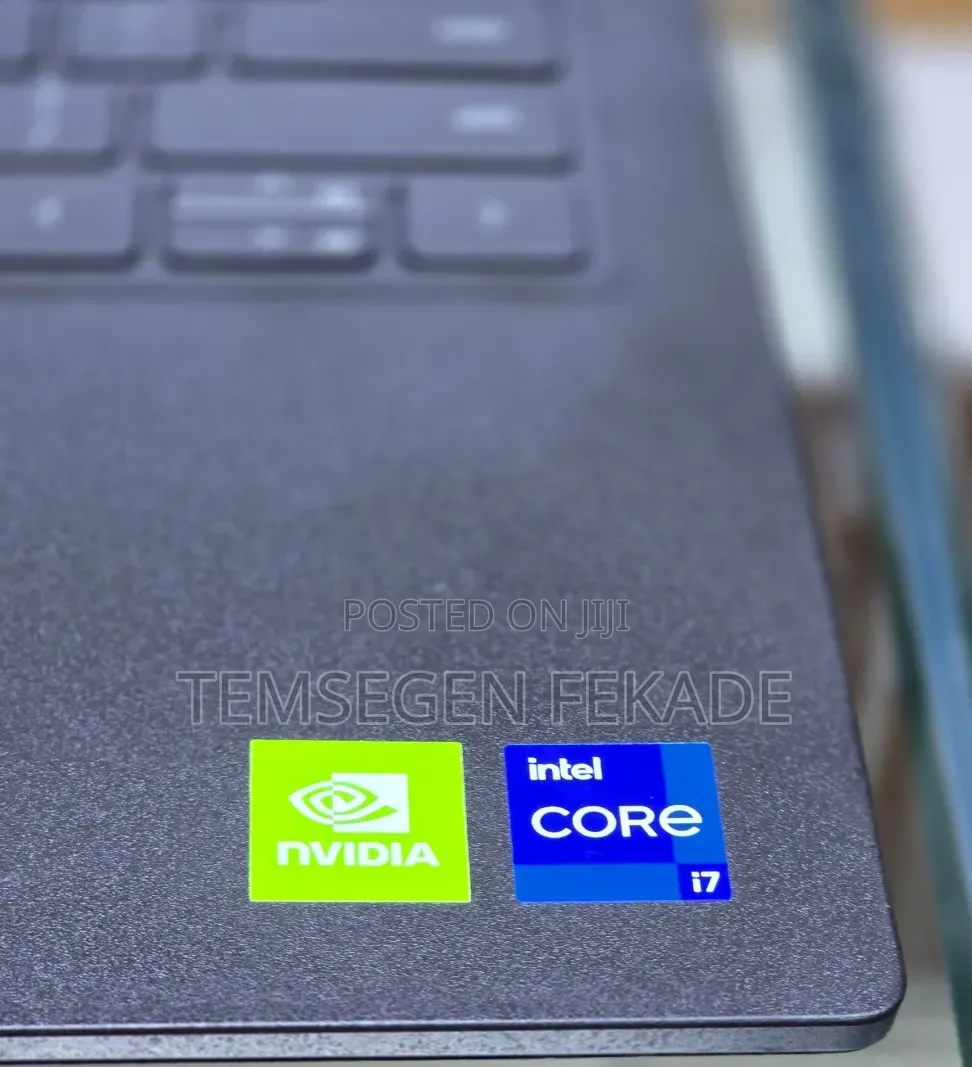 New Laptop Dell Latitude 3320 8GB Intel Core i7 SSD 256GB