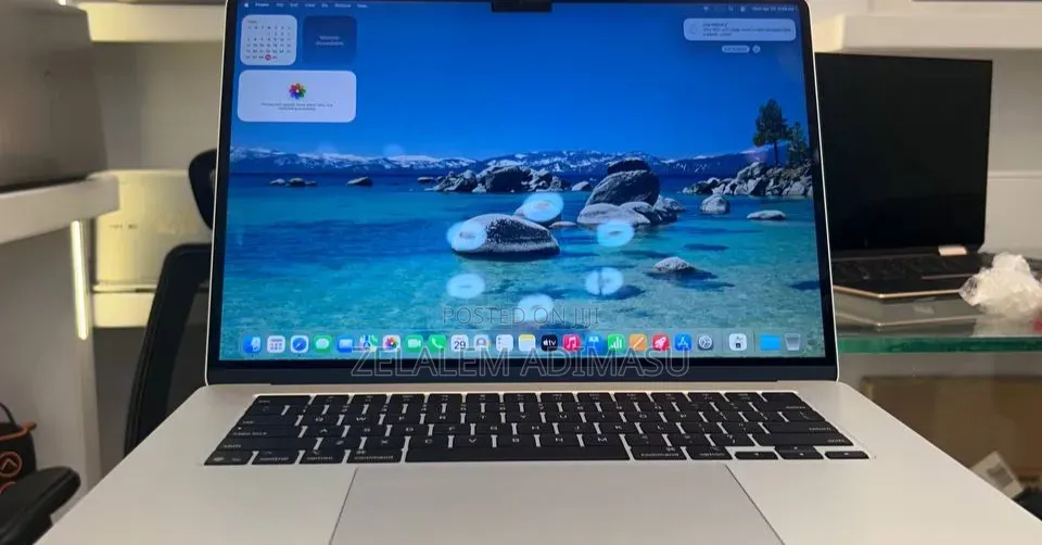 New Laptop Apple MacBook Air 2025 M4 15-inch 24GB Apple M4 SSD 512GB